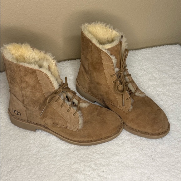 UGG Shoes - UGG Women's Tan Shearling Lace-Up Boots